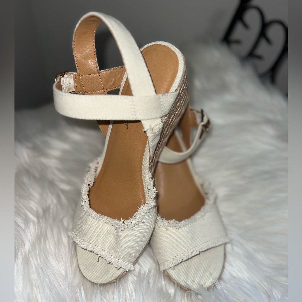 Unique TOMMY BAHAMA Fringy Canvas Savina Espadrille Wedge Sandles size 7 1/2